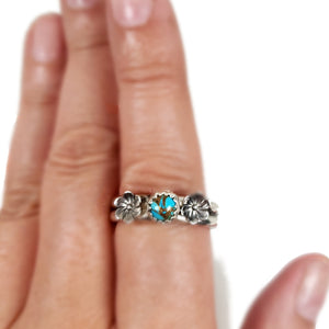 Turquoise sterling silver ring (flower)