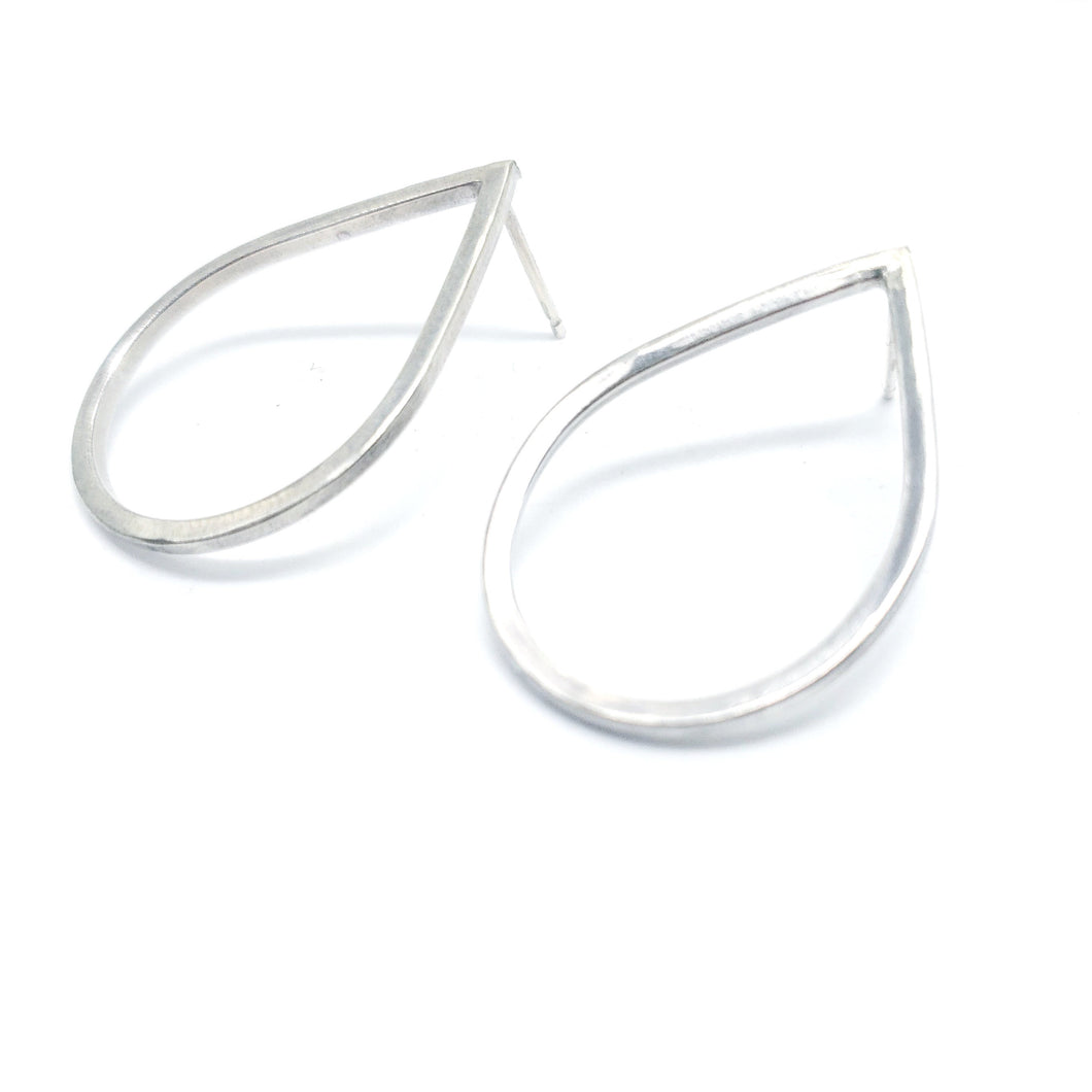 COLD STAR : Sterling silver teardrop earrings