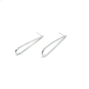 NIGHT SHADOW: Sterling silver teardrop earrings