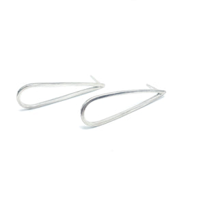 NIGHT SHADOW: Sterling silver teardrop earrings