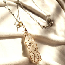 Load image into Gallery viewer, Raw stone jewelry, Natural Himalayan Lemurian Quartz Necklac 3