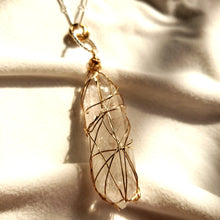 Load image into Gallery viewer, Raw stone jewelry, Natural Himalayan Lemurian Quartz Necklac 3